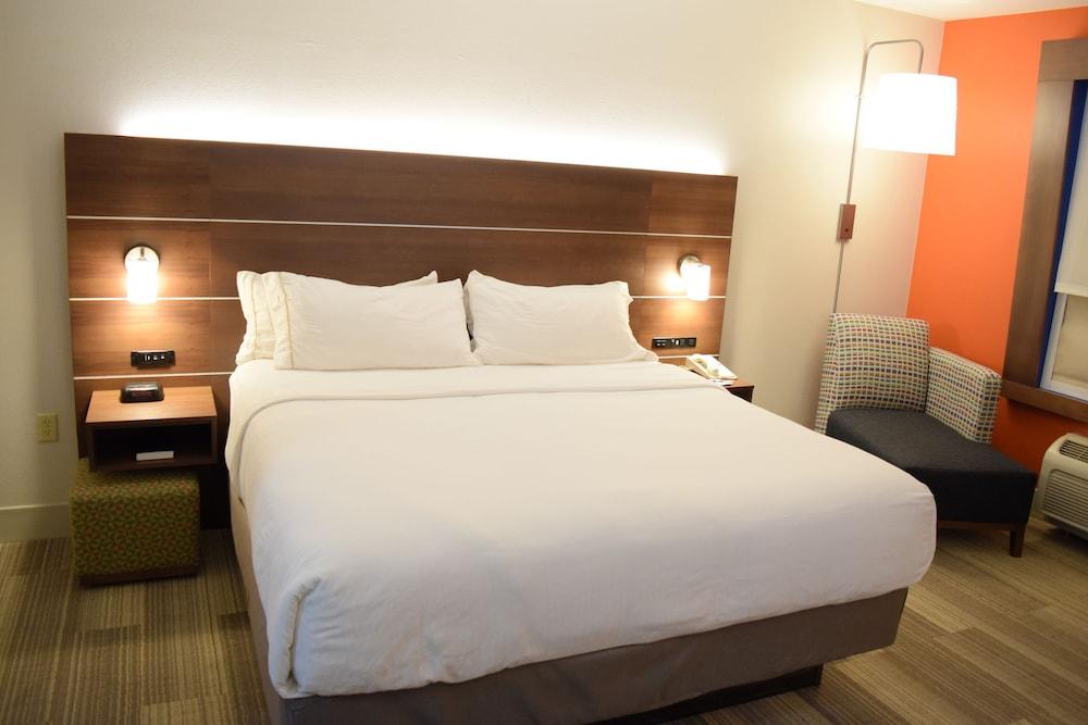 Holiday Inn Express Hotel & Suites West I 10 by IHG photo 41