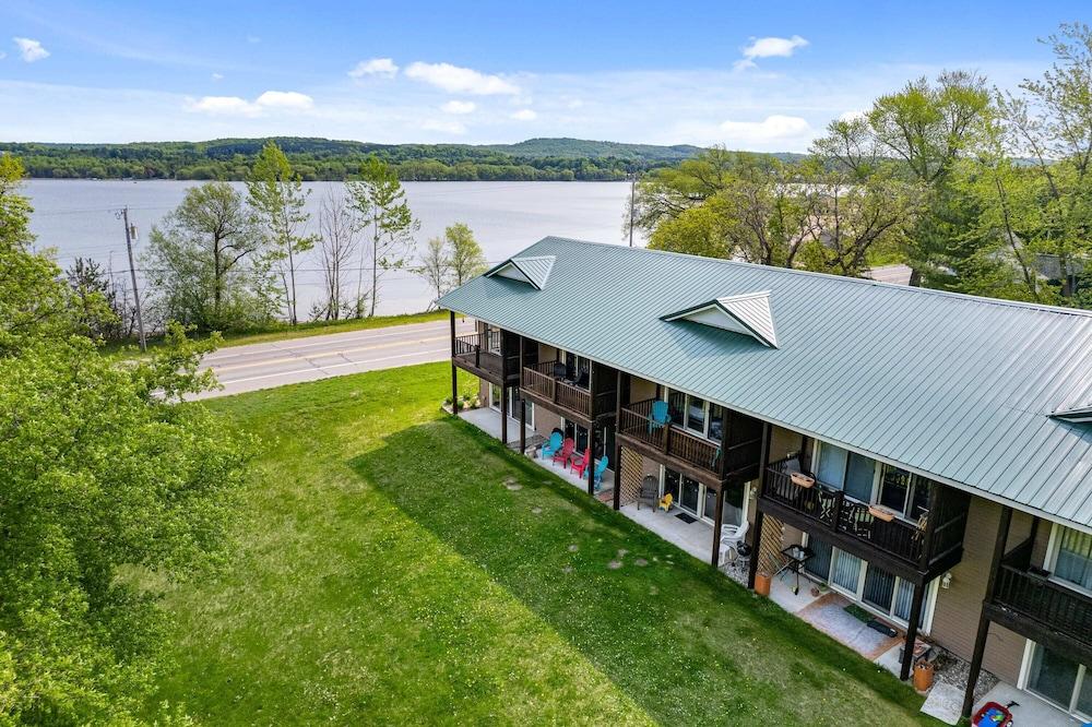 South Arm Retreats photo 37