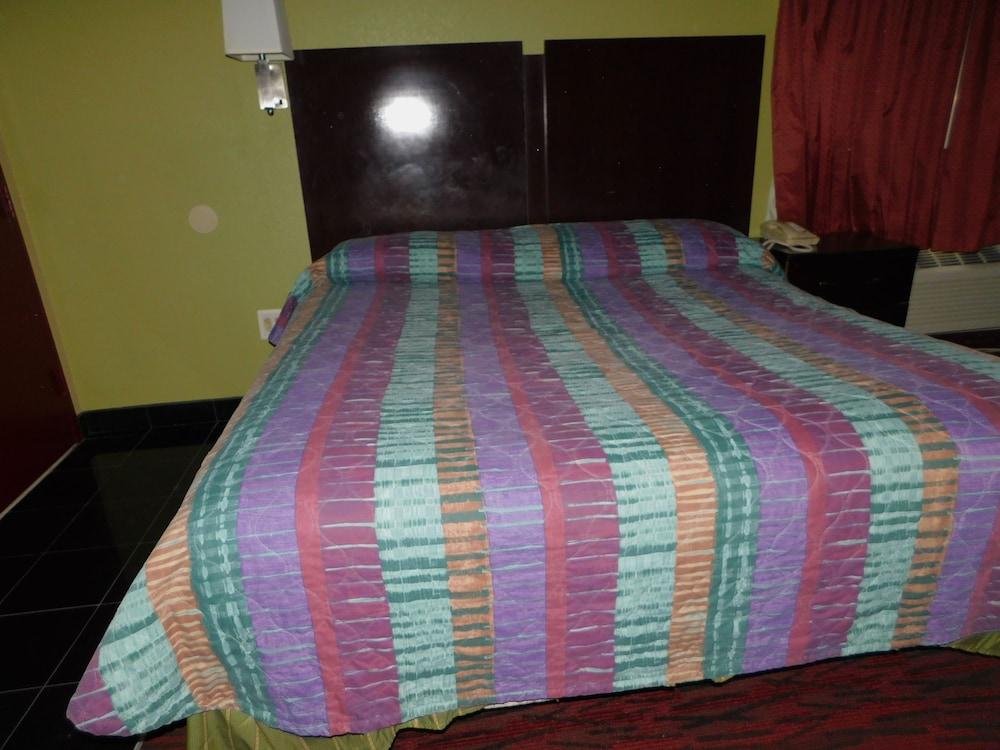 Mounts Motel photo 14