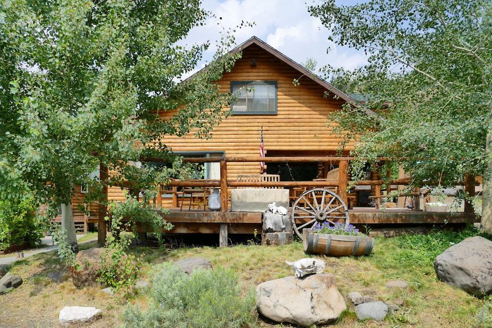 Creekside Lodge at Yellowstone photo 1