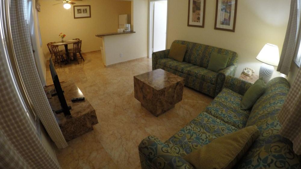 Lago Mar Motel and Apartments photo 8