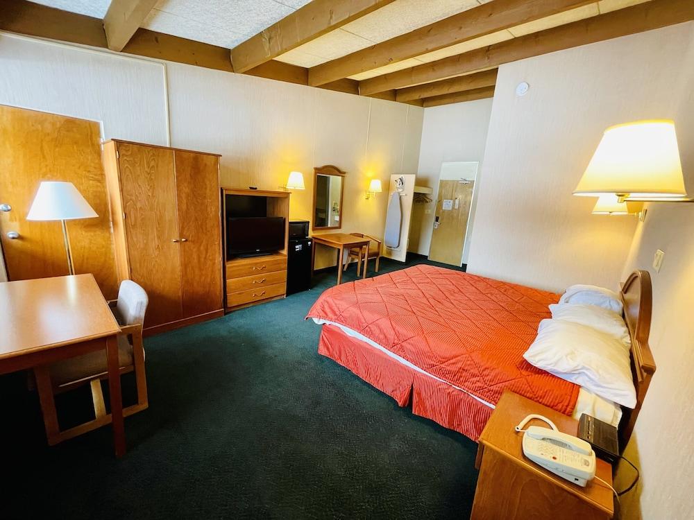 Knights Inn Liberty photo 1