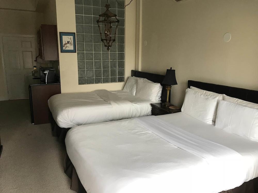 The Columbia Inn at Peralynna Manor photo 2