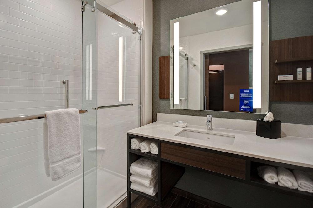Hilton Garden Inn Kalamazoo photo 28
