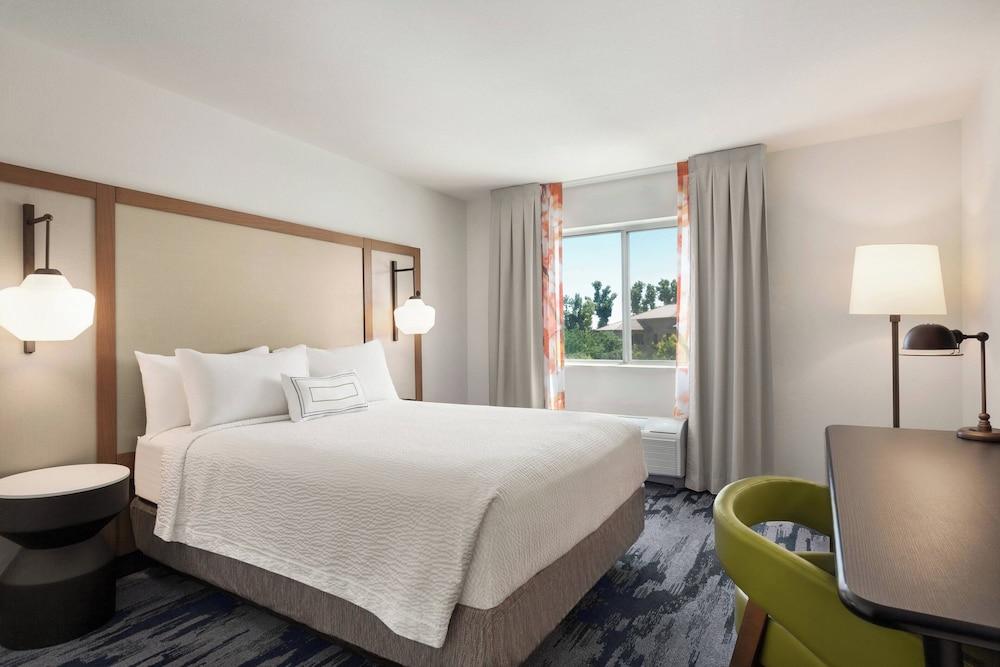 Fairfield Inn by Marriott Visalia Sequoia photo 11