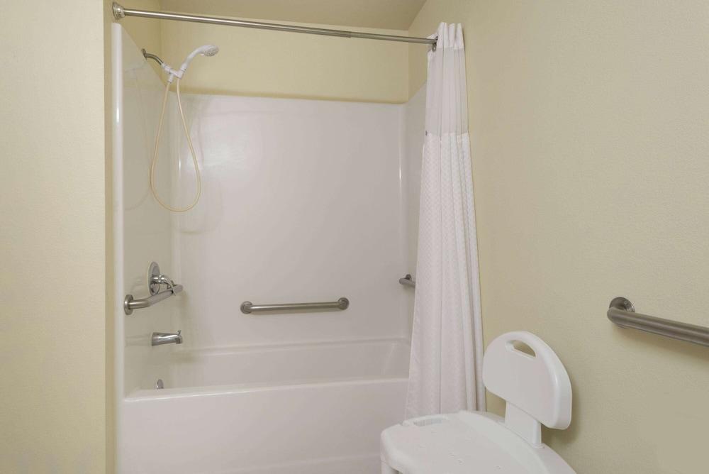 Baymont by Wyndham Noblesville photo 61