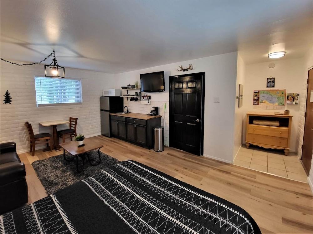 The Nook Pinetop photo 10