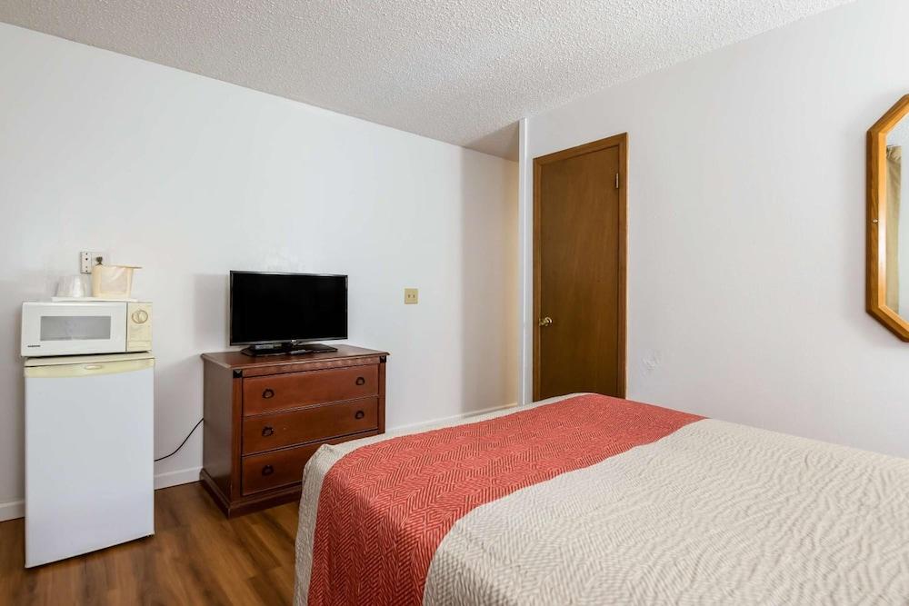 Northway Inn Queensbury - Lake George photo 17