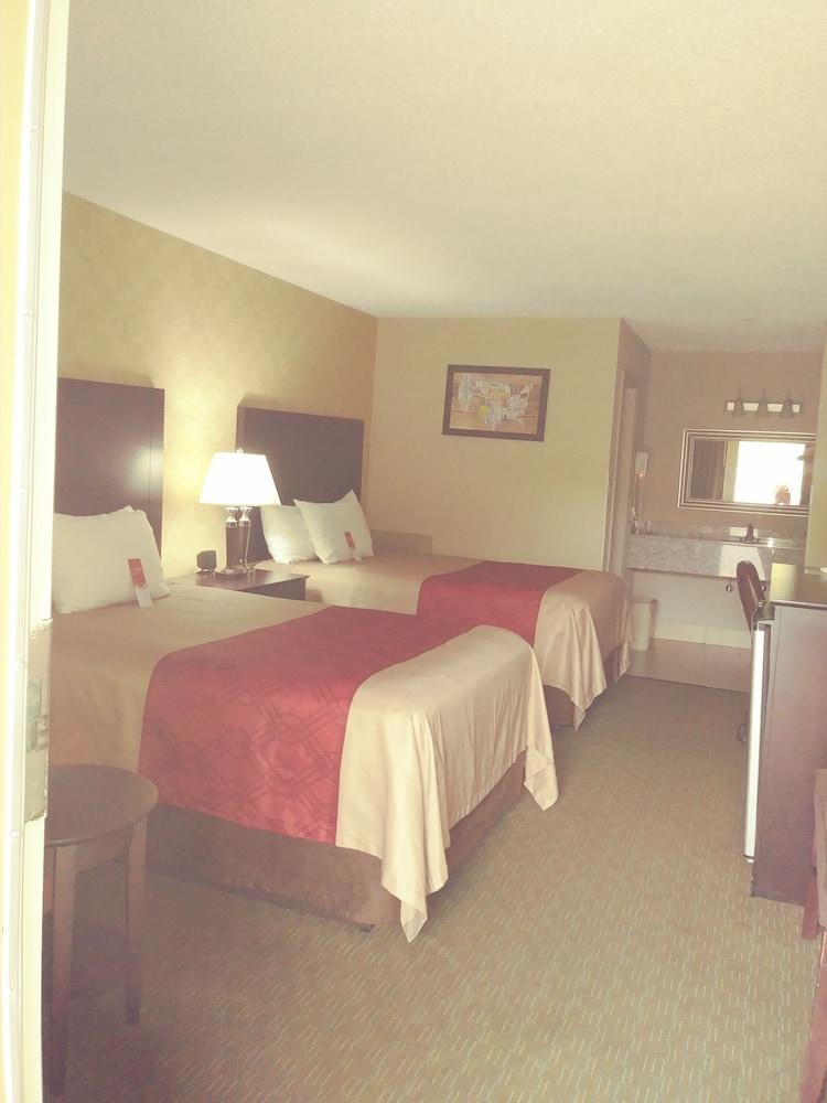 Brentwood Inn & Suites photo 25
