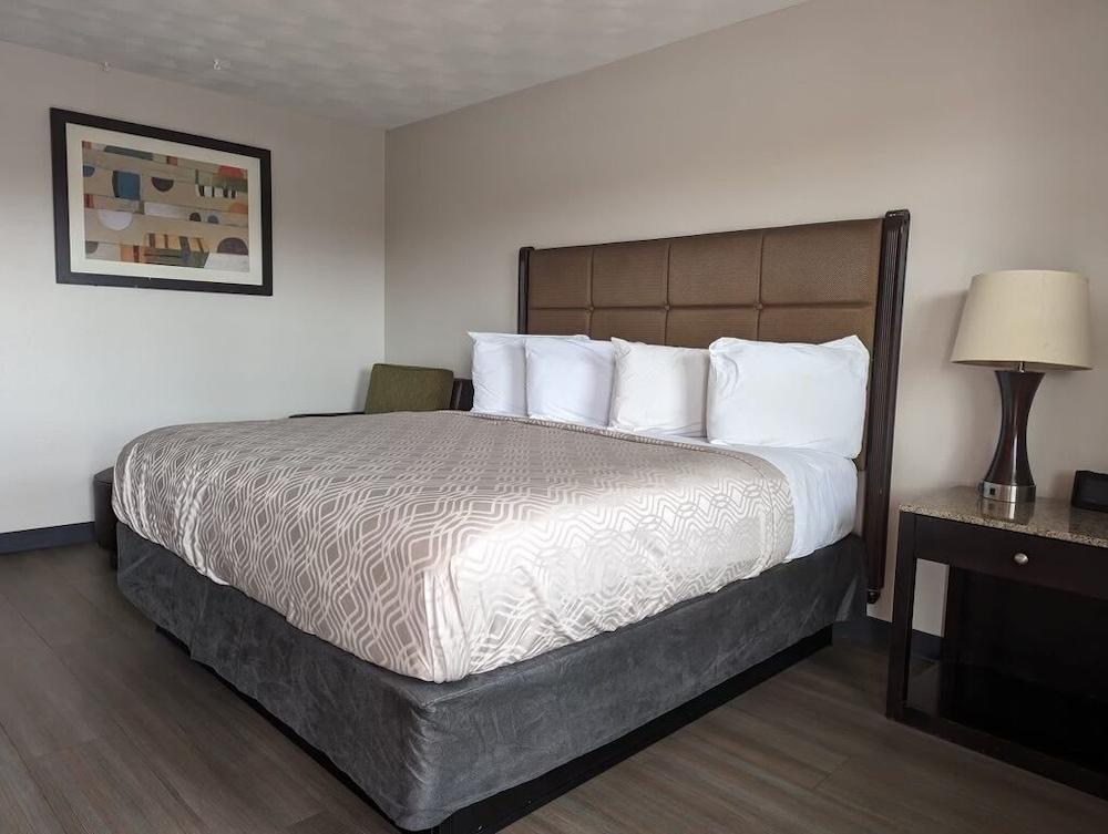 Budget Inn photo 3
