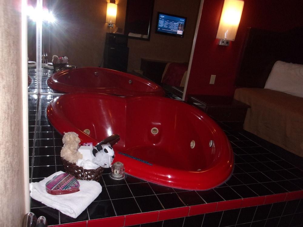 Econo Lodge Kent - Akron West photo 40