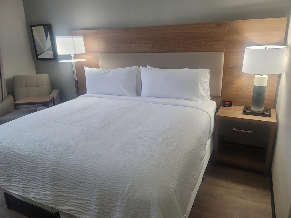 Candlewood Suites Southfield - Detroit by IHG photo 17