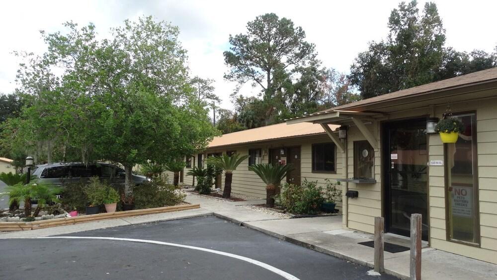 Budget Inn photo 3