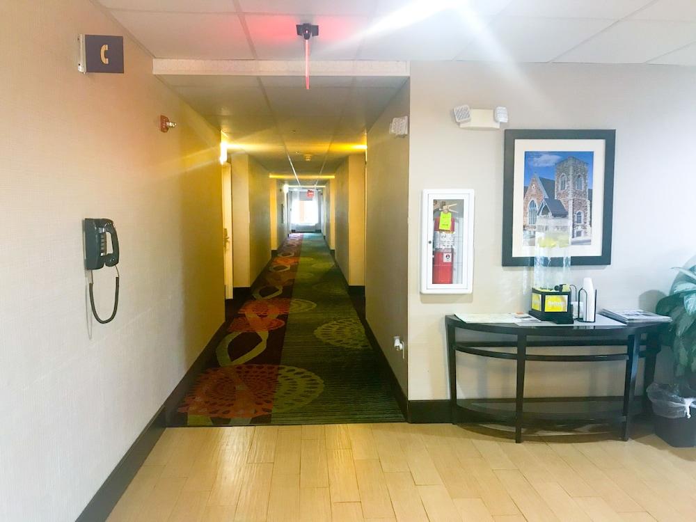 Comfort Inn North of Asheville photo 70