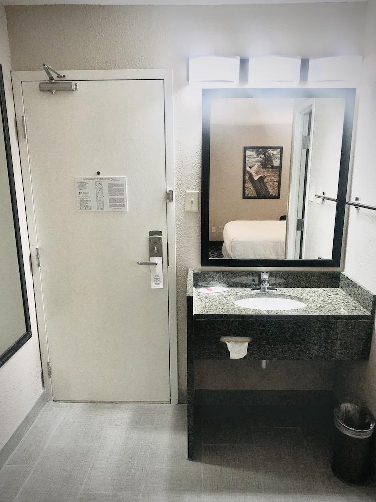 Baymont by Wyndham McAllen/Pharr photo 17