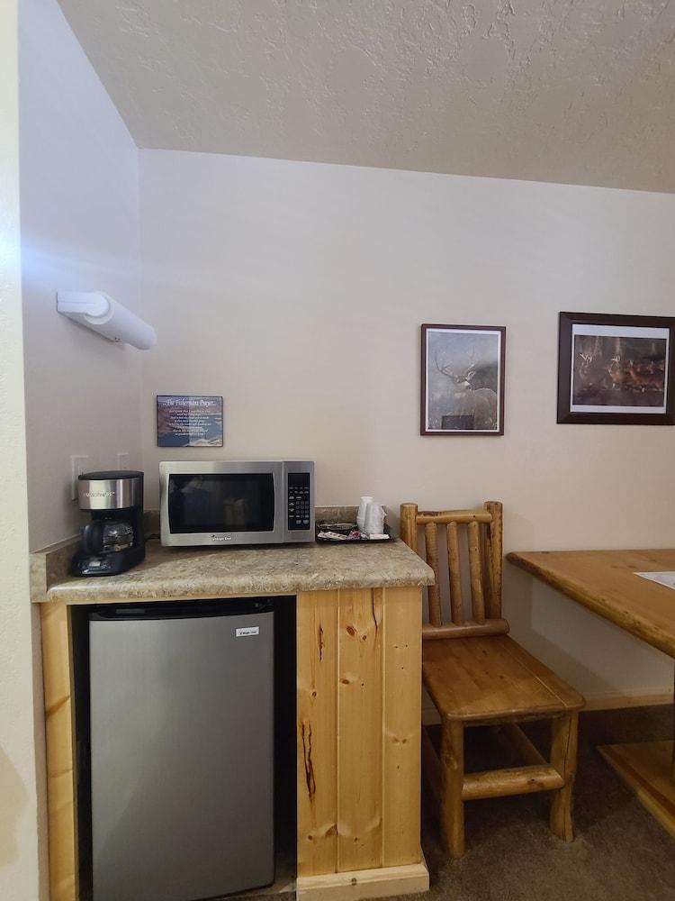 Flaming Gorge Hideout photo 18