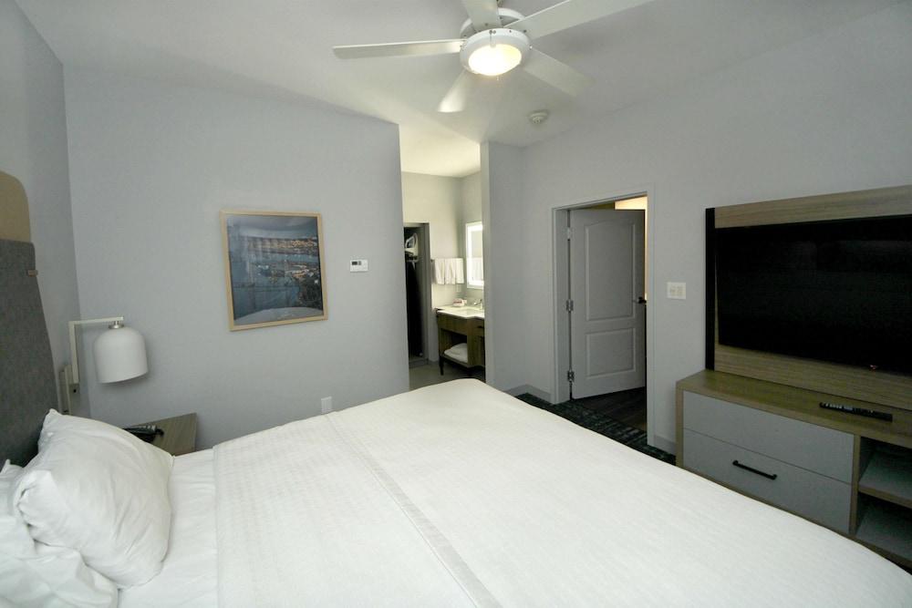 Homewood Beaumont, TX photo 23