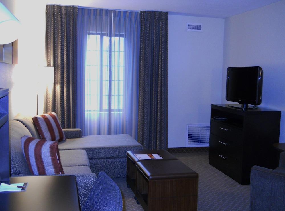 Staybridge Suites Columbus-Airport by IHG photo 3