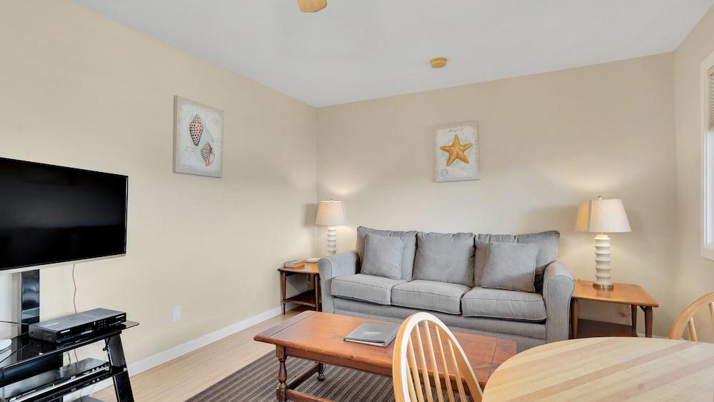 Montauk Oceanside Suites photo 13