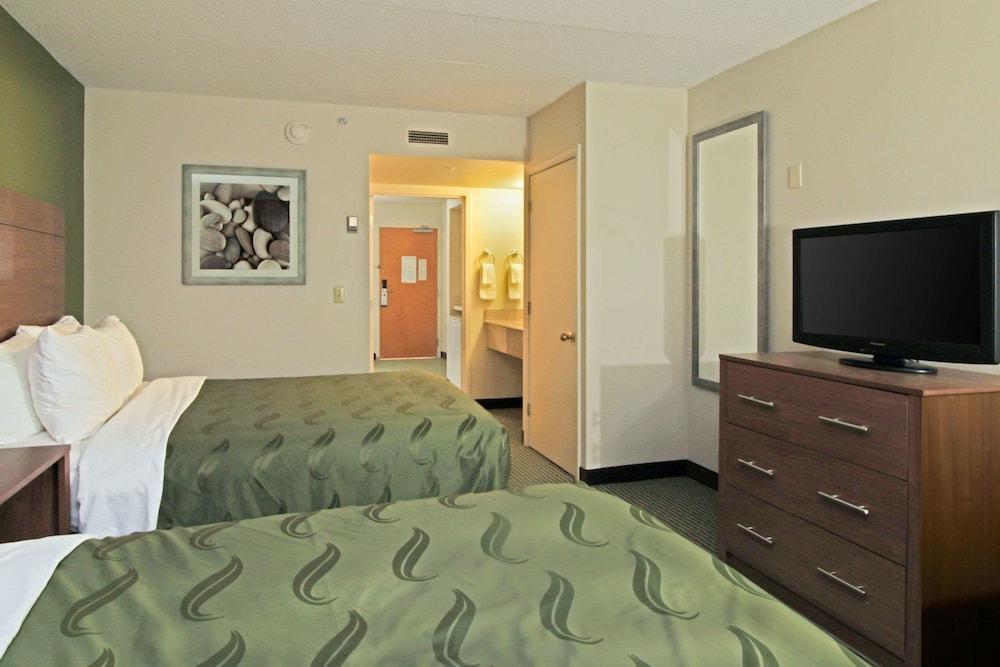 Quality Suites Lake Wright - Norfolk Airport photo 11