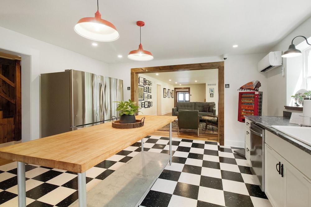 The Commercial Hotel photo 15
