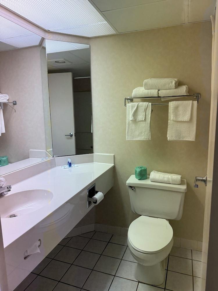 Rodeway Inn & Suites Cherokee On the River photo 33