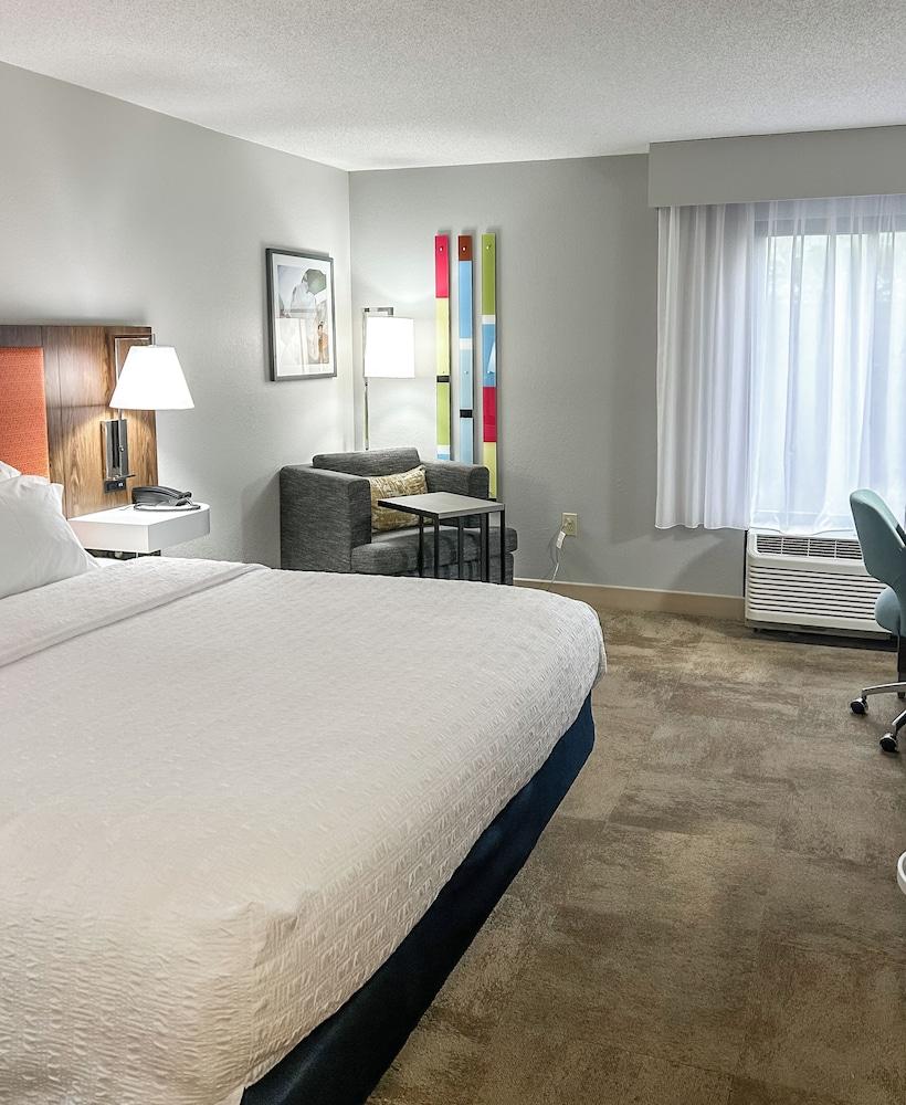 Hampton Inn Jacksonville-Downtown-I-95 photo 2