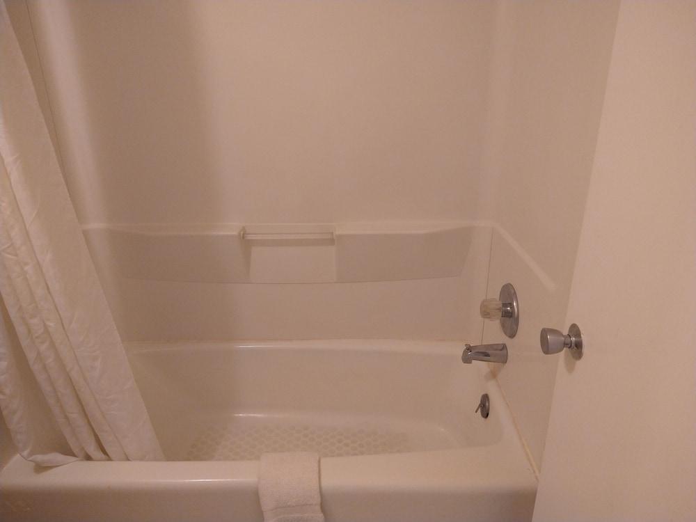 Grand View Plaza Inn & Suites photo 45