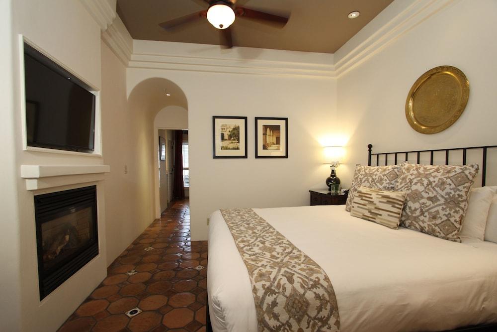 Cypress Inn photo 27