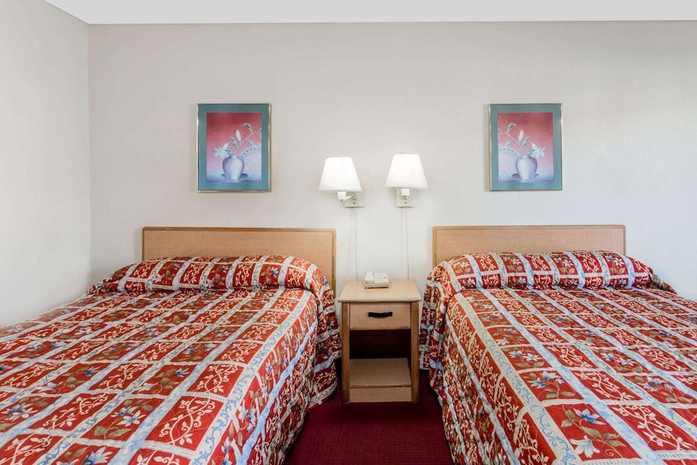 Knights Inn - Fredericksburg photo 3