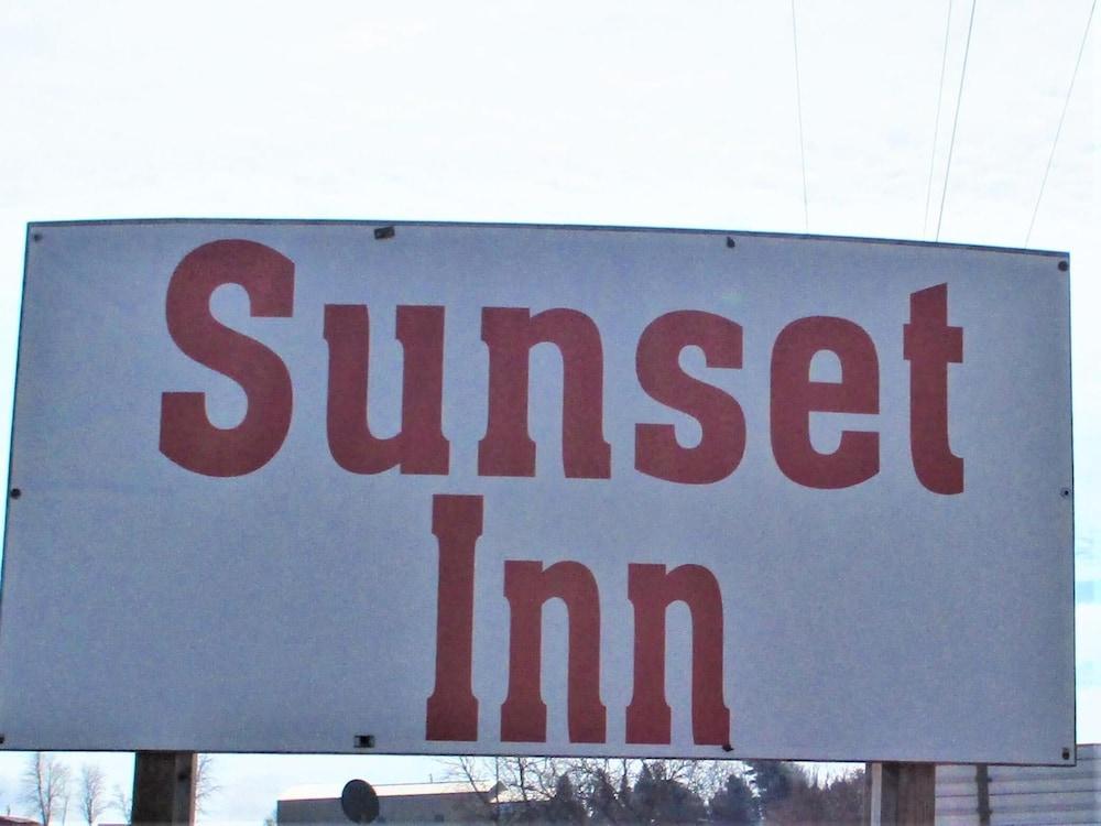 Sunset Inn photo 16