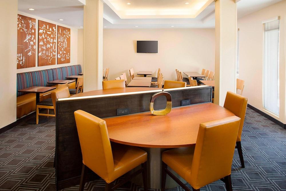 TownePlace Suites by Marriott Goodyear photo 20