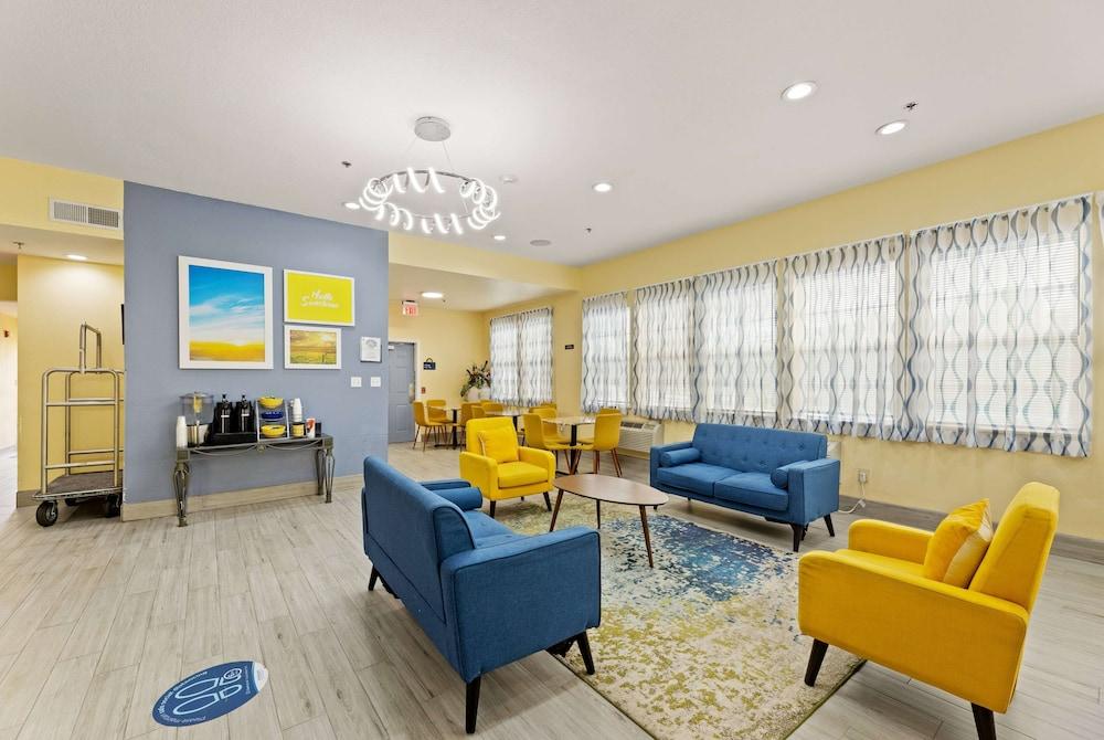 Days Inn & Suites by Wyndham Euless DFW Airport South photo 32