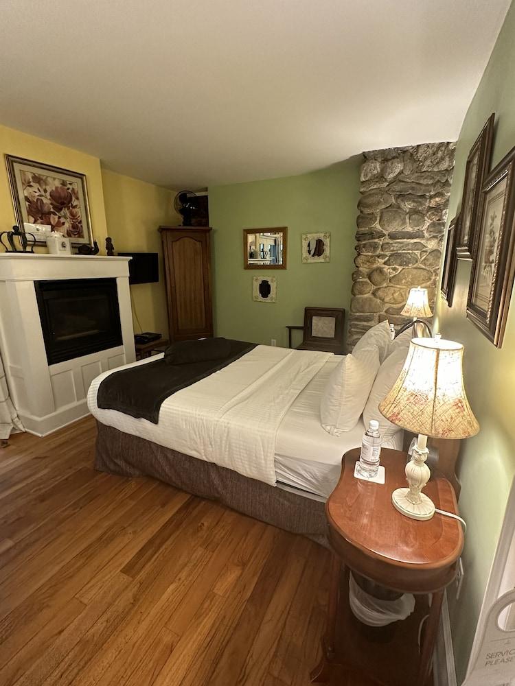 Buttermilk Falls Inn photo 52