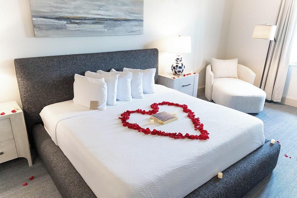 Carriage House Hotel photo 33