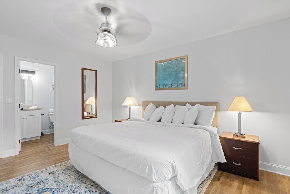 Trendy at Hoyt Two Homes photo 9