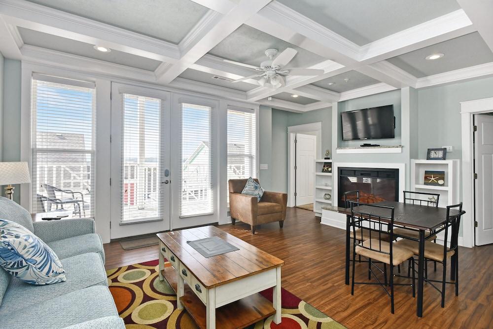 Bransons Nantucket photo 60