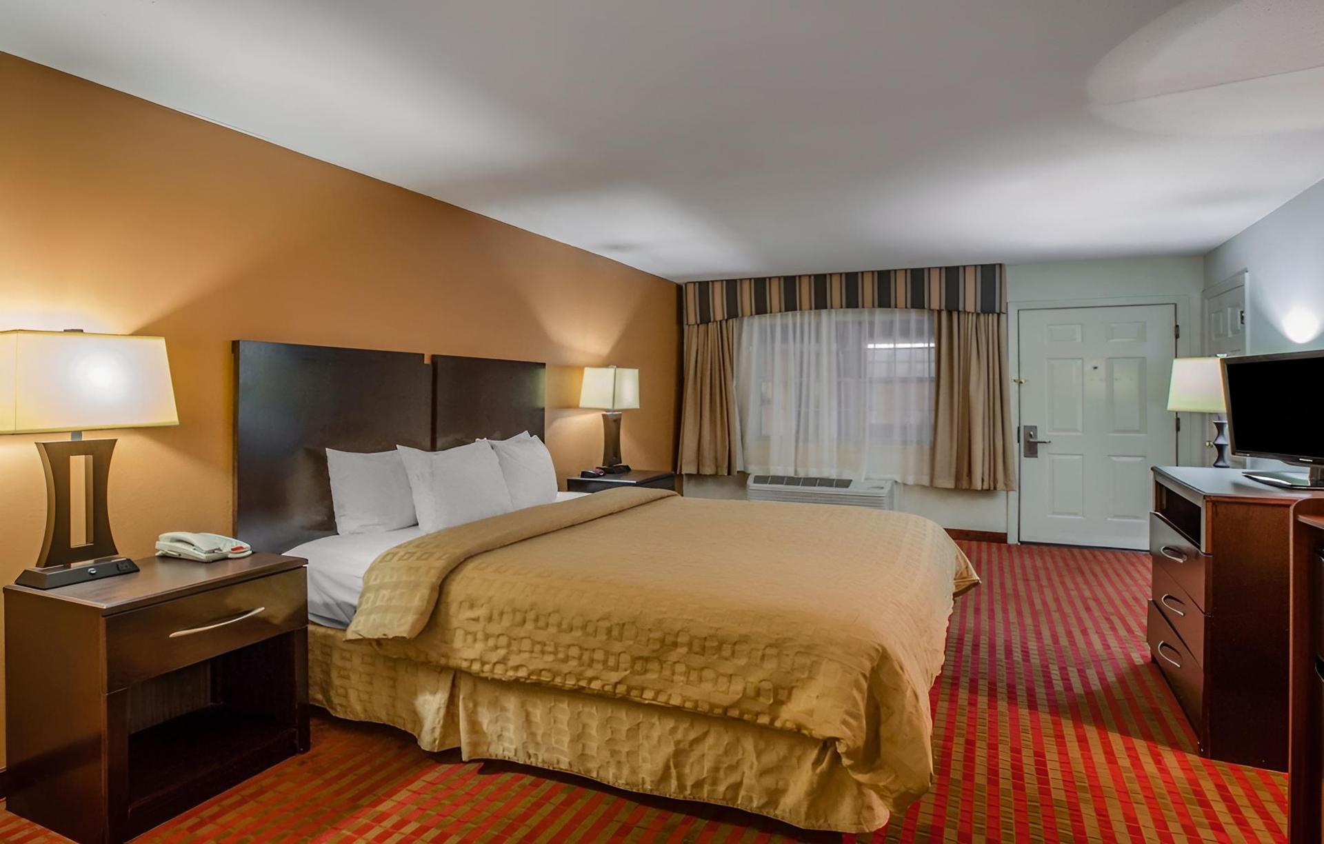 Clarion Suites Augusta photo 14