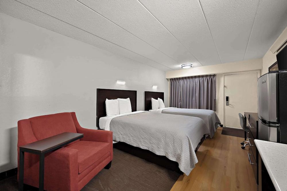 Suburban Studios Peoria photo 5