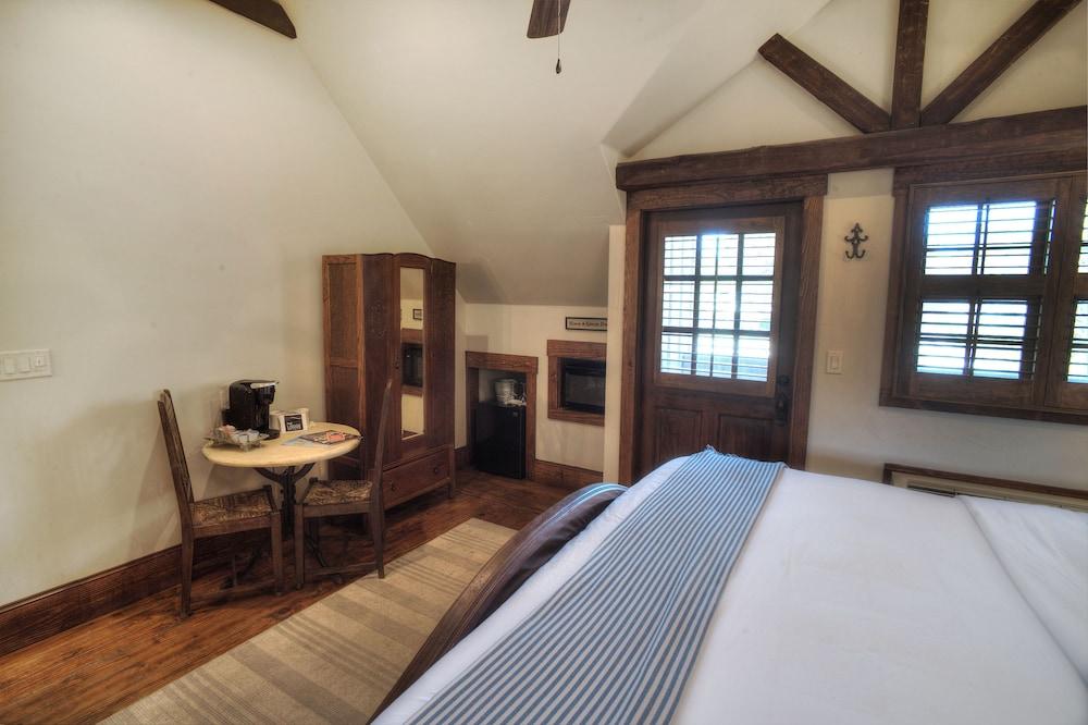 The Winchester Lodge photo 2