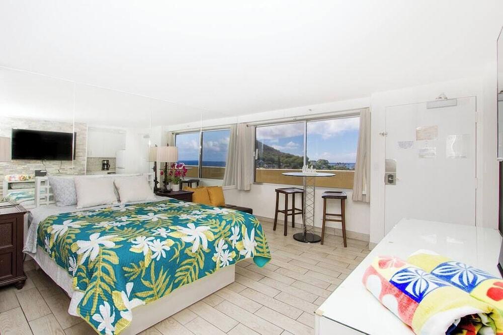 Diamond Head Beach Hotel photo 54