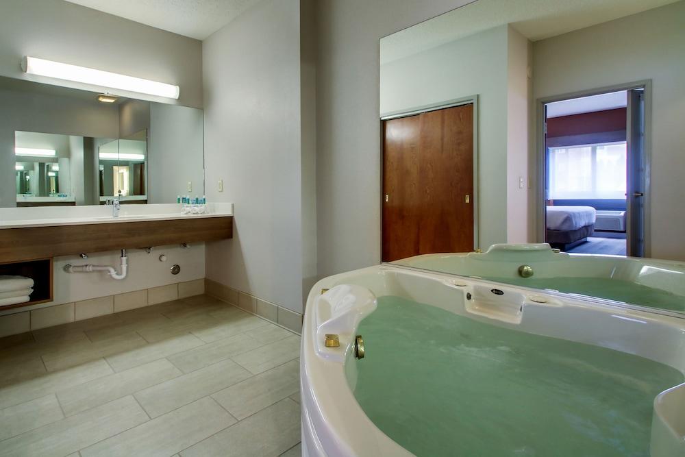 Holiday Inn Express Milwaukee North Brown Deer/Mequon by IHG photo 10
