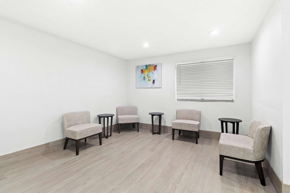 SureStay by Best Western Groves photo 22