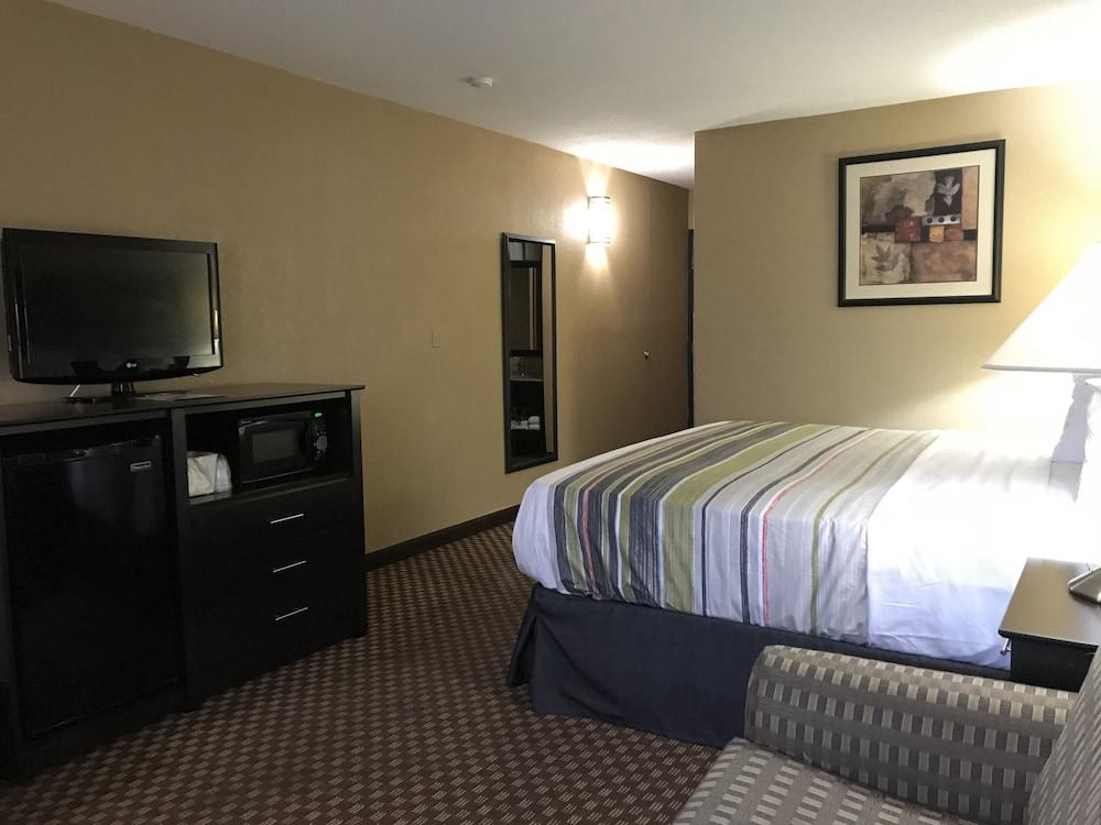 Country Inn & Suites by Radisson Indianapolis East photo 8