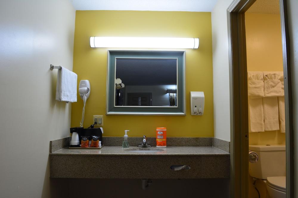 Southern Inn Lumberton photo 20