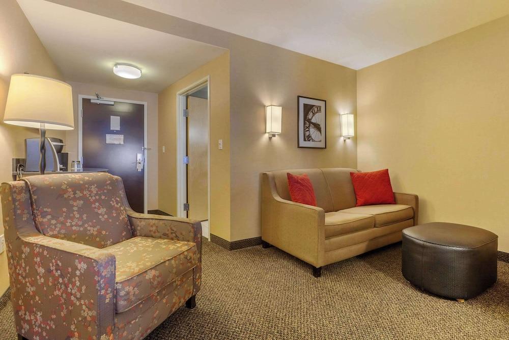 SpringHill Suites by Marriott Fort Collins photo 38