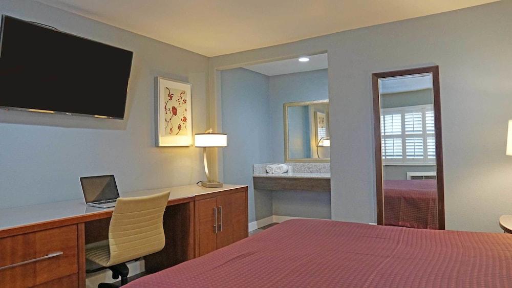 Del Mar Motel photo 6