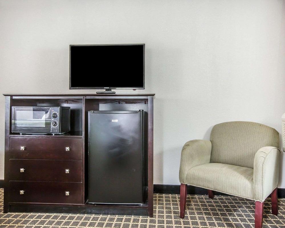 Econo Lodge Birmingham - Hoover photo 24