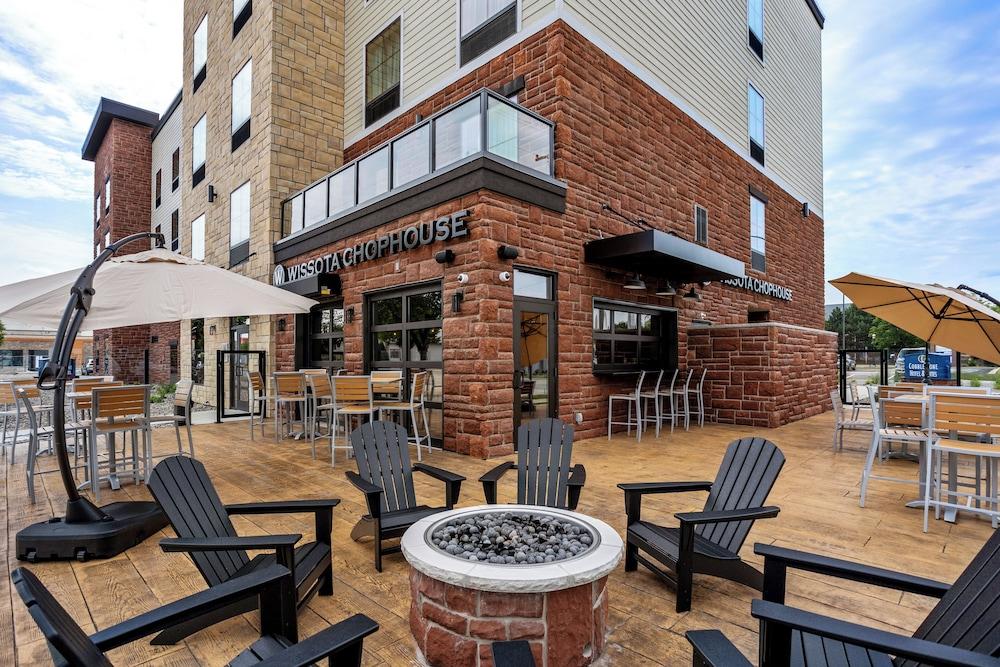 Cobblestone Hotel & Suites - Waukesha photo 3