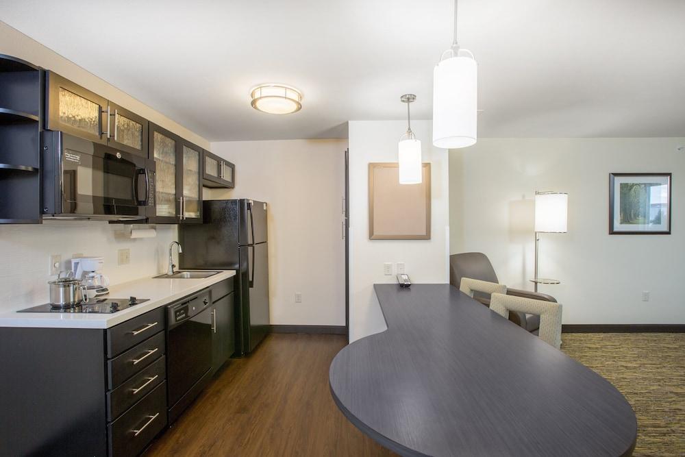 Candlewood Suites Bellevue by IHG photo 4